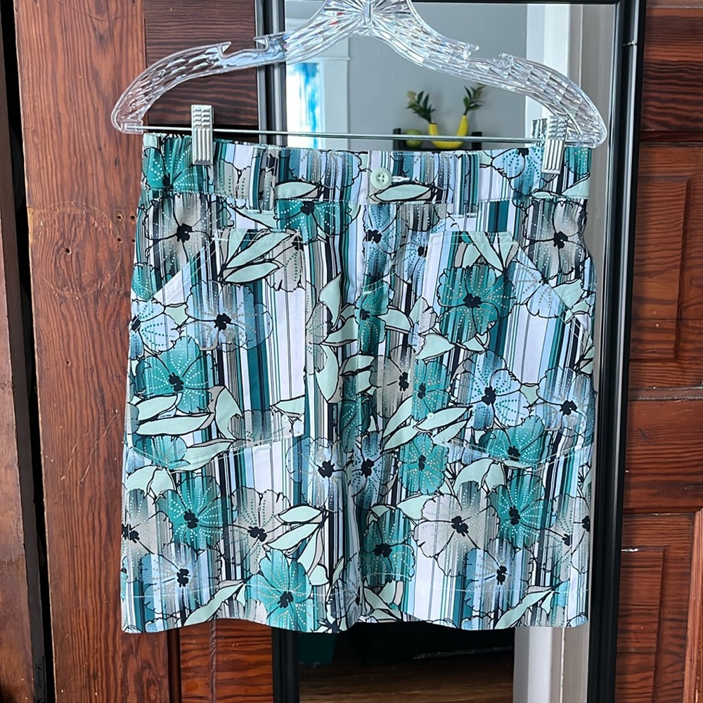 Eddie Bauer Active Fit Skort Skirt Green Floral Stripes Stretch Quick Dry Sz. XS